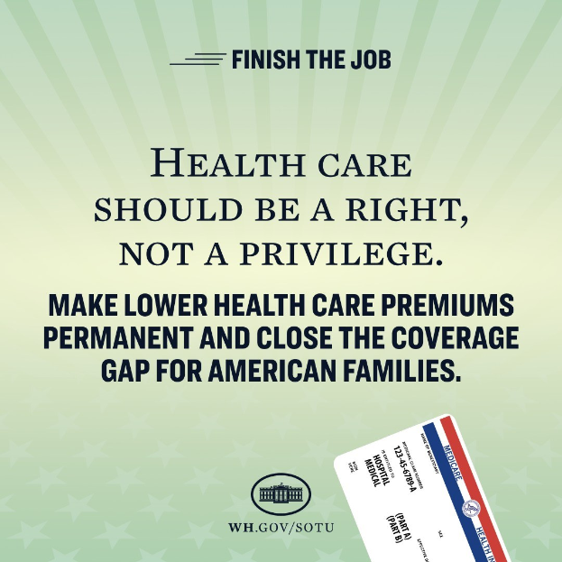 Plakat mit dem Text "Beende den Job: Gesundheit sollte ein Recht sein, nicht ein Privileg" und einer Karte mit der Aufschrift "Mache dauerhaft niedrigere Gesundheitsprämien und schließe die Versorgungslücke für amerikanische Familien."