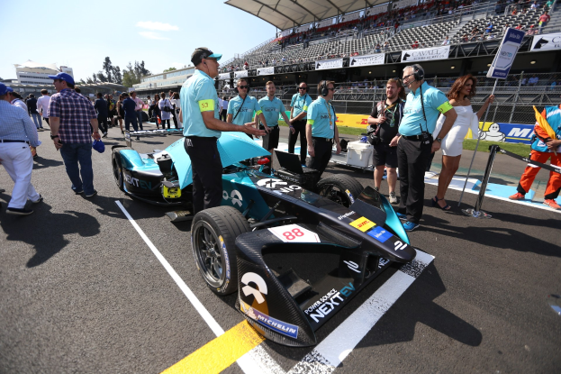 Spannung aufbauen in 2025 mit Nico Hülkenberg: Jubiläumssaison mit der LEGO Gruppe und Formula 1®