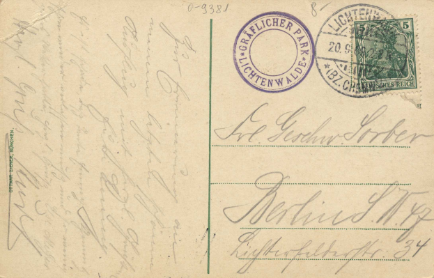 Eine alte Postkarte mit einer Briefmarke, die "Lichtenwald, Deutschland - Einschreiben nach Deutschland" lautet und handgeschriebener Text, mit zwei zusätzlichen Briefmarken in der oberen rechten Ecke.