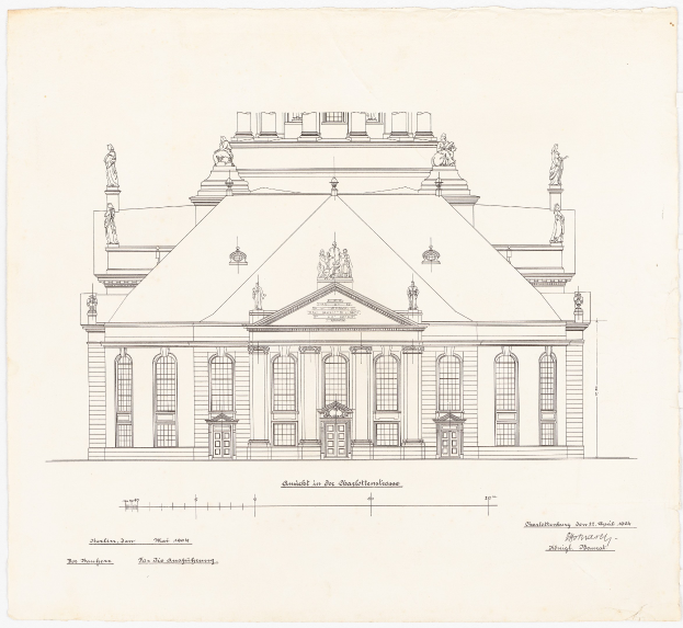 Schwarz-weiß-Zeichnung der Schlosshof-Fassade in Dresden, Deutschland, mit zahlreichen Fenstern und Statuen auf ihrem Dach, auf einem Blatt Papier mit handgeschriebenem Text.