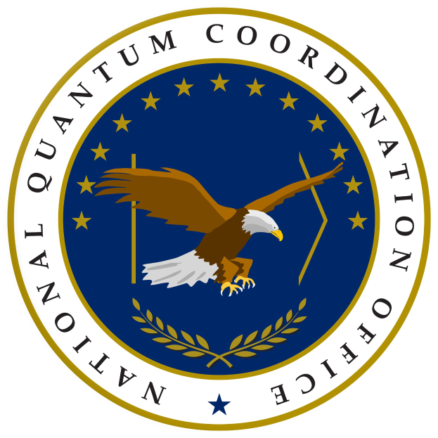 Logo des Nationalen Quantenkordinationsbüros mit einem blauen Kreis mit einem weißen Stern in der Mitte, umgeben von einem weißen Rand, und dem Text "Quantum-Koordination" in Weiß um den Rand, alles vor einem blauen Hintergrund.